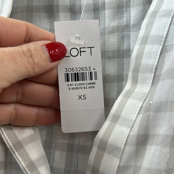 Women’s LOFT White, Grey, Silver Checked Plaid Button Down Shirt Size XS NWT - Picture 4 of 8